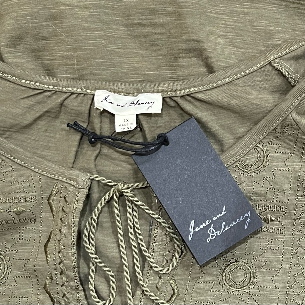 Jane and Delancey Olive Green Embroidered Tunic NWT Size 1X - Picture 8 of 11